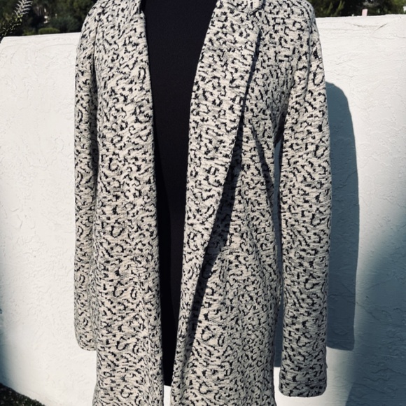 ELODIE Women's NWT Soft Coat/Sweater "L" pockets ivory & black  Casual coat - Picture 7 of 7